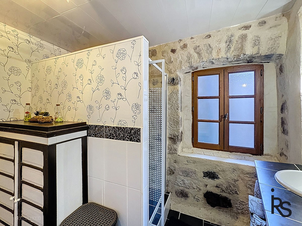 Maison de village de 75,7 m2 dans le centre historique du village — photo 8