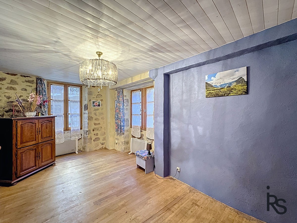 Maison de village de 75,7 m2 dans le centre historique du village — photo 7