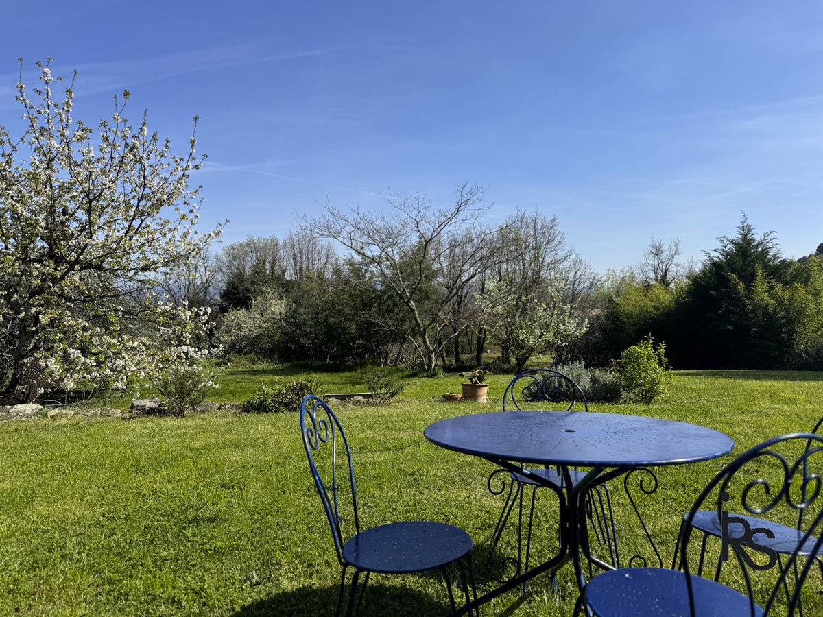 Une maison typique du 16ème siècle rénovée avec un jardin de 2455 m2. — photo 4