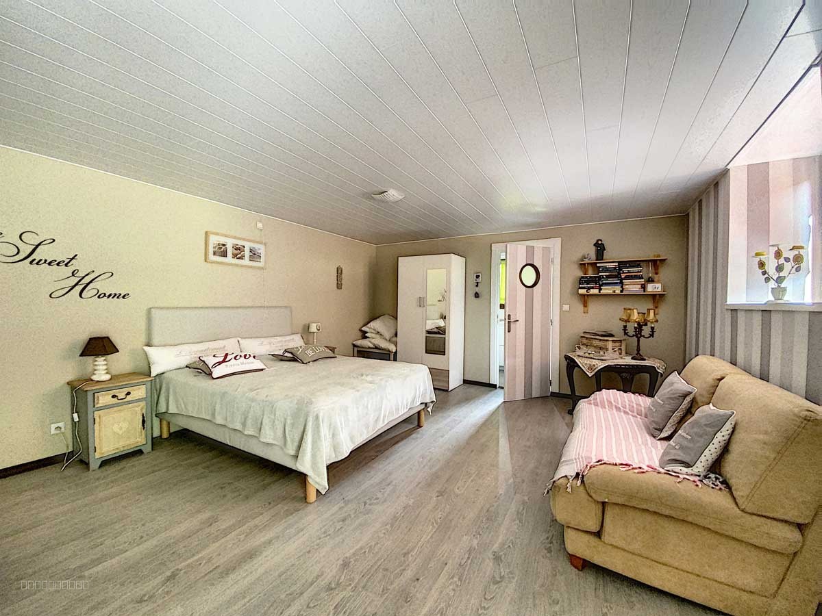 Une bastide du 16ème siècle rénovée de 260 m2 hab., aménagée en 2 logements et annexes, cour intérieure, pisci — photo 20
