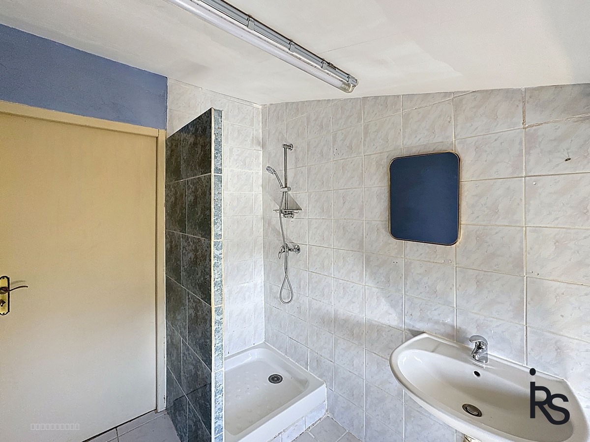 Une maison de hameau de 87 m2 habitables avec une cour et une grande terrasse — photo 10