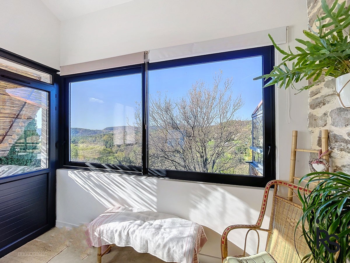 Une maison du 19ème siècle et rénovée récemment, de 100 m2 avec un jardin de 1350 m2 et une vue magnifique. — photo 12