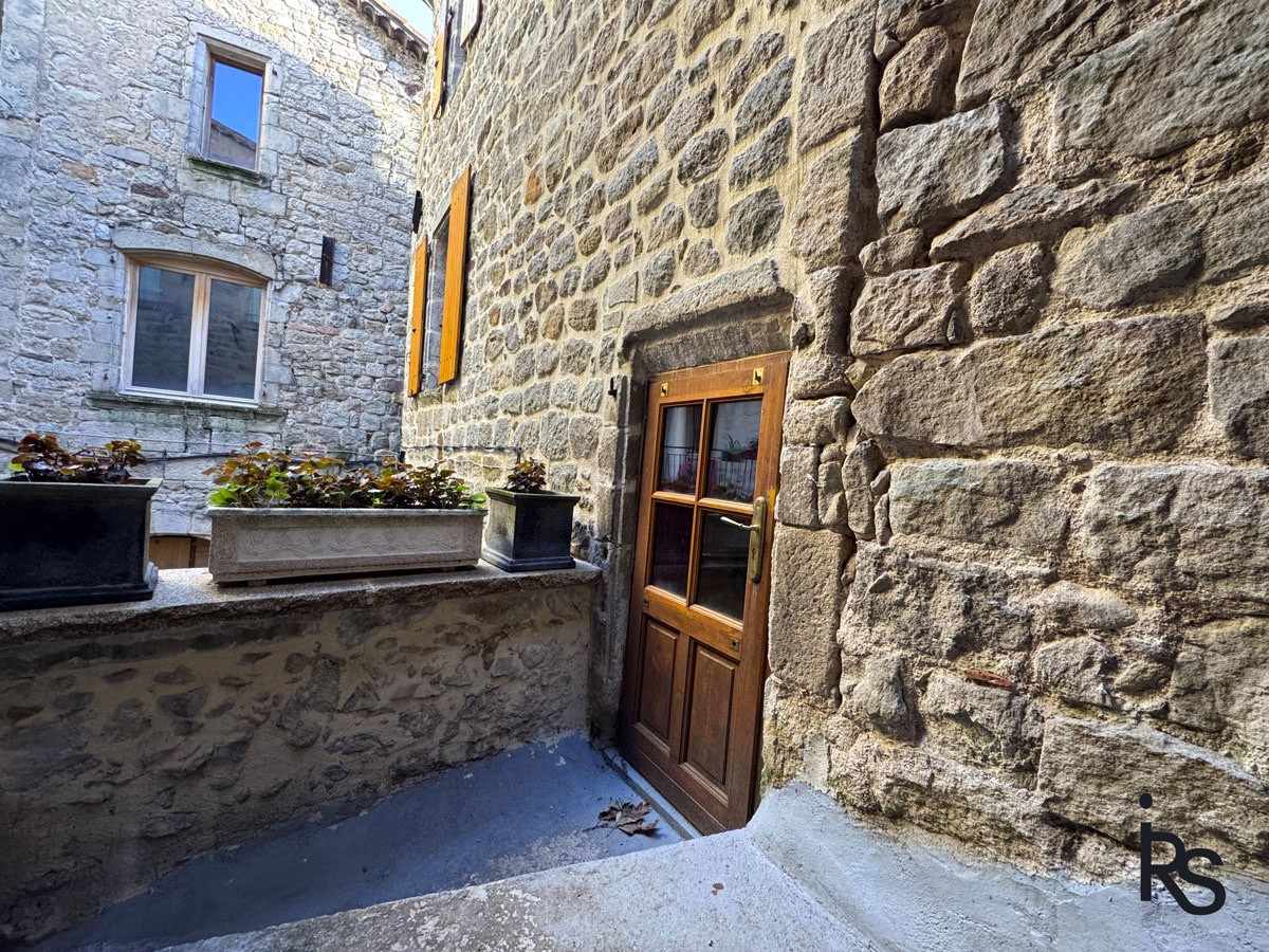 Maison de village de 75,7 m2 dans le centre historique du village — photo 3