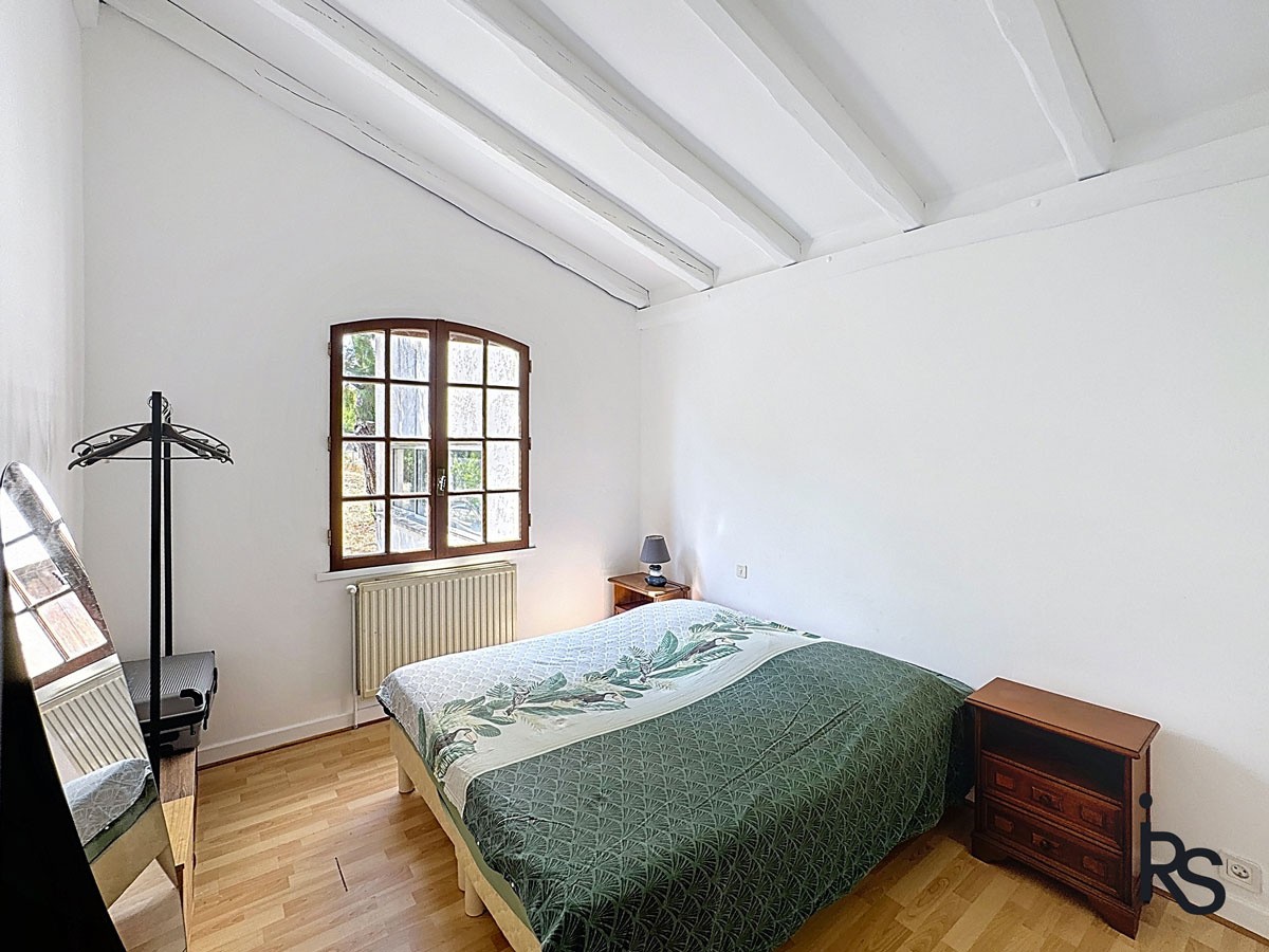 Au milieu d’un terrain arboré de 4350 m2, une maison de 107 m2 habitables — photo 9