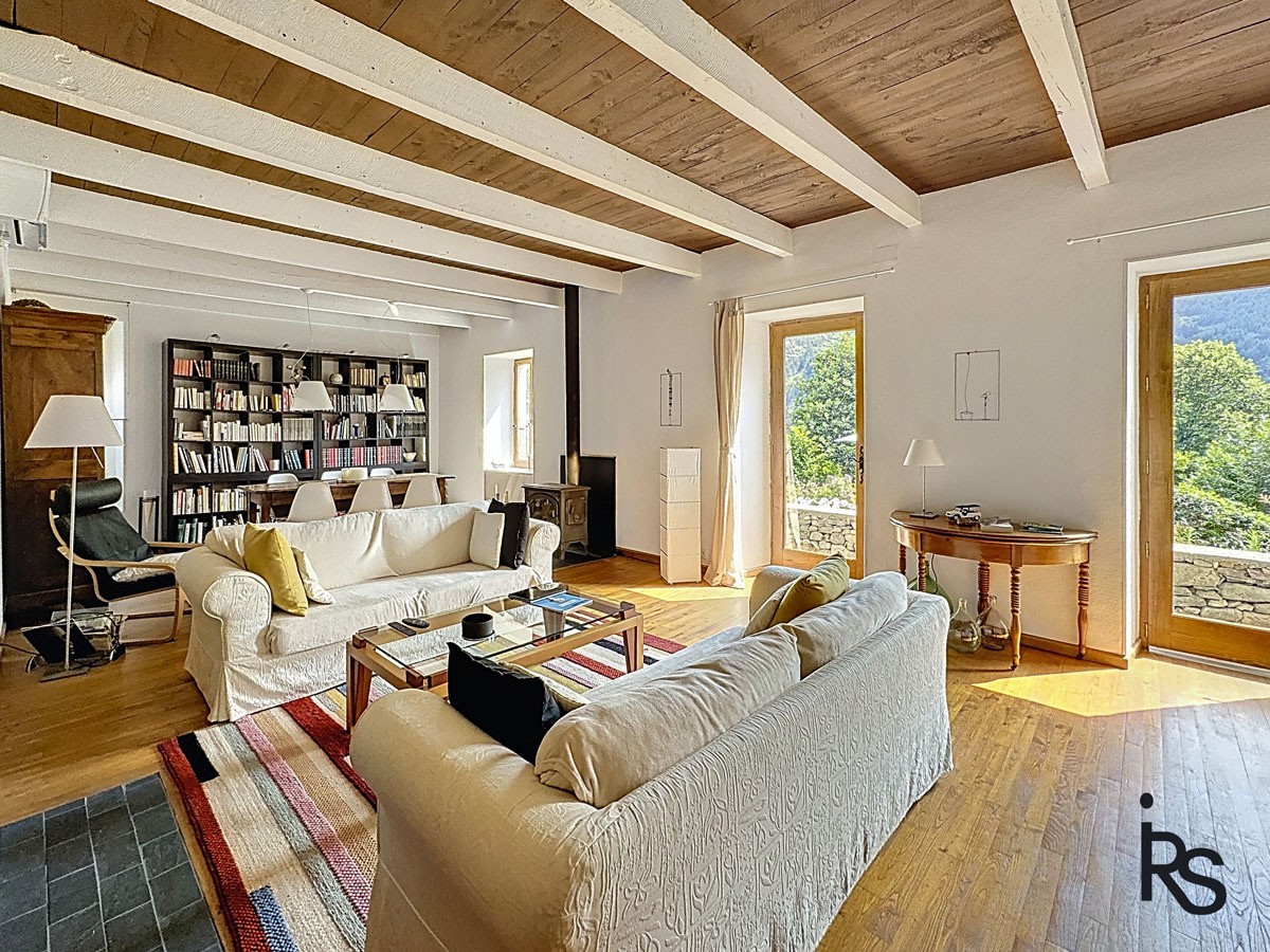 Maison de charme rénovée de 148 m2 habitables avec une vue splendide, un jardin paysagé et arboré de 2965 m2 — photo 6