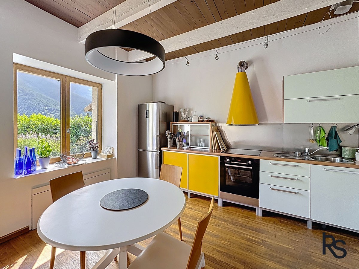 Maison de charme rénovée de 148 m2 habitables avec une vue splendide, un jardin paysagé et arboré de 2965 m2 — photo 8