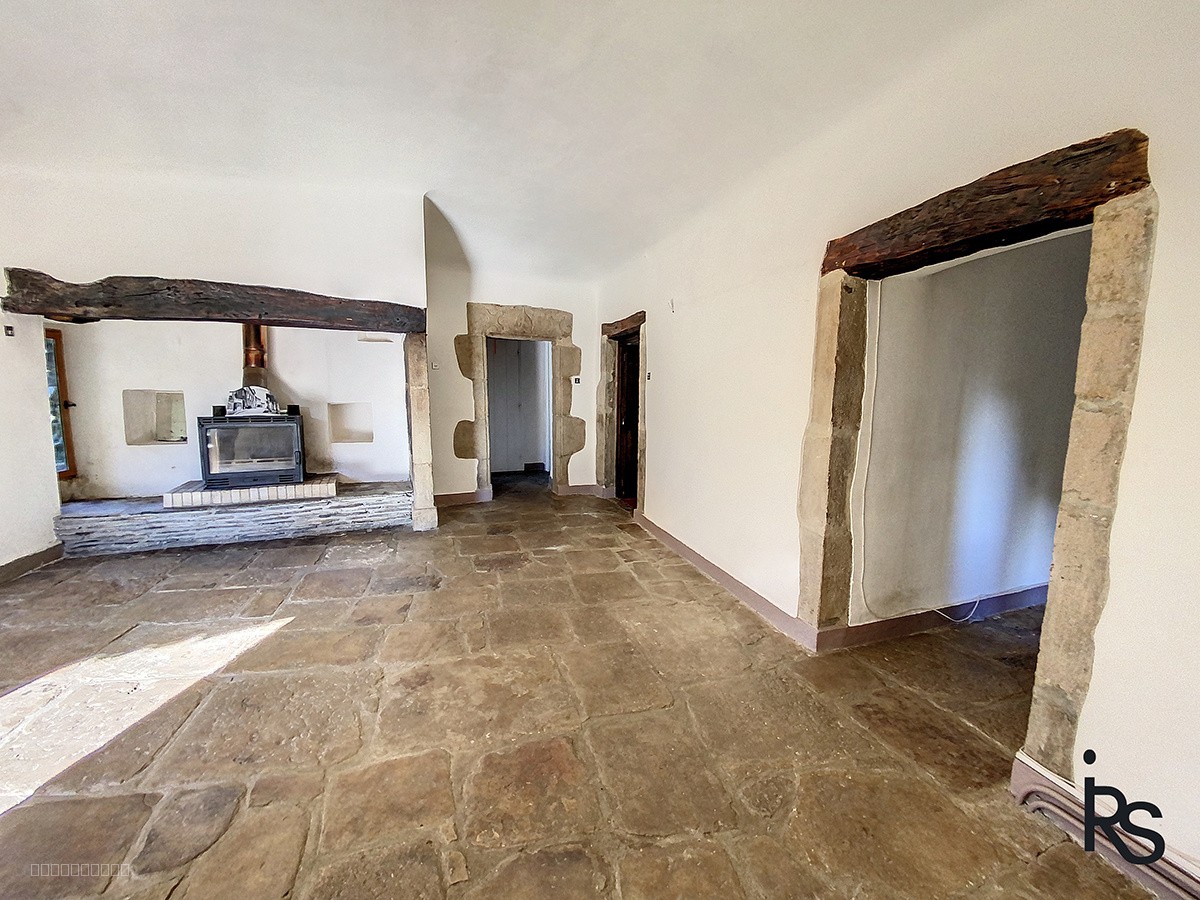 Une maison de caractère de 101 m2 habitables dans un petit hameau avec 876 m2 de jardin en terrasses — photo 10