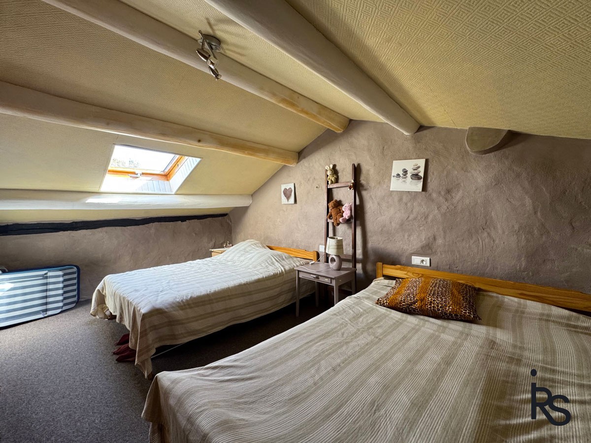 Une charmante maison en pierre sur 4 niveaux de 78 m2 avec de grandes terrasses et 267 m2 de terrain. — photo 10