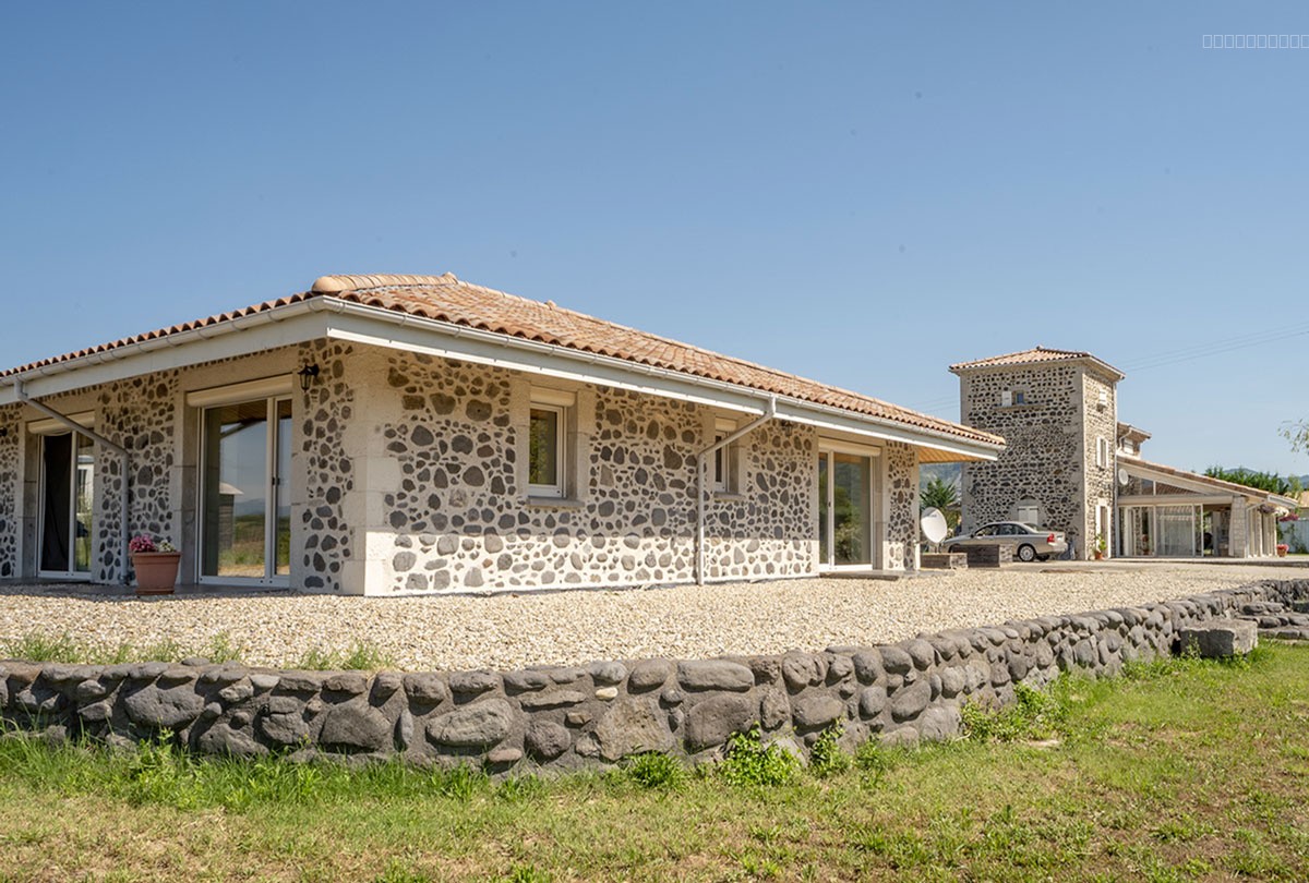 Deux maisons en pierre de 148 m2 et 104 m2, sur un terrain de 1,58 ha et une piscine avec vue panoramique. — photo 5