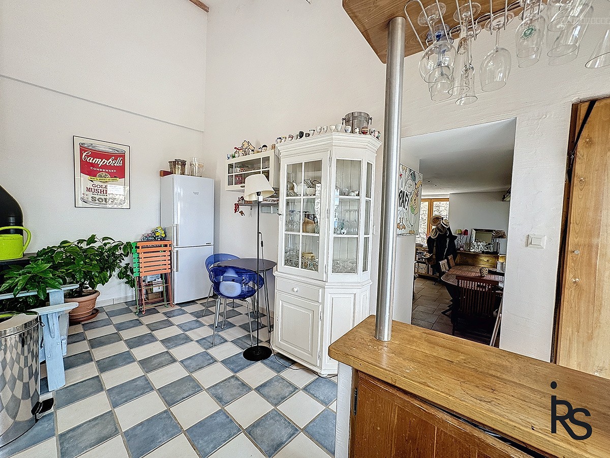 Dans un hameau typique, un ensemble immobilier de 3 maisons avec 8300 m2 de terrain et une vue splendide. — photo 17