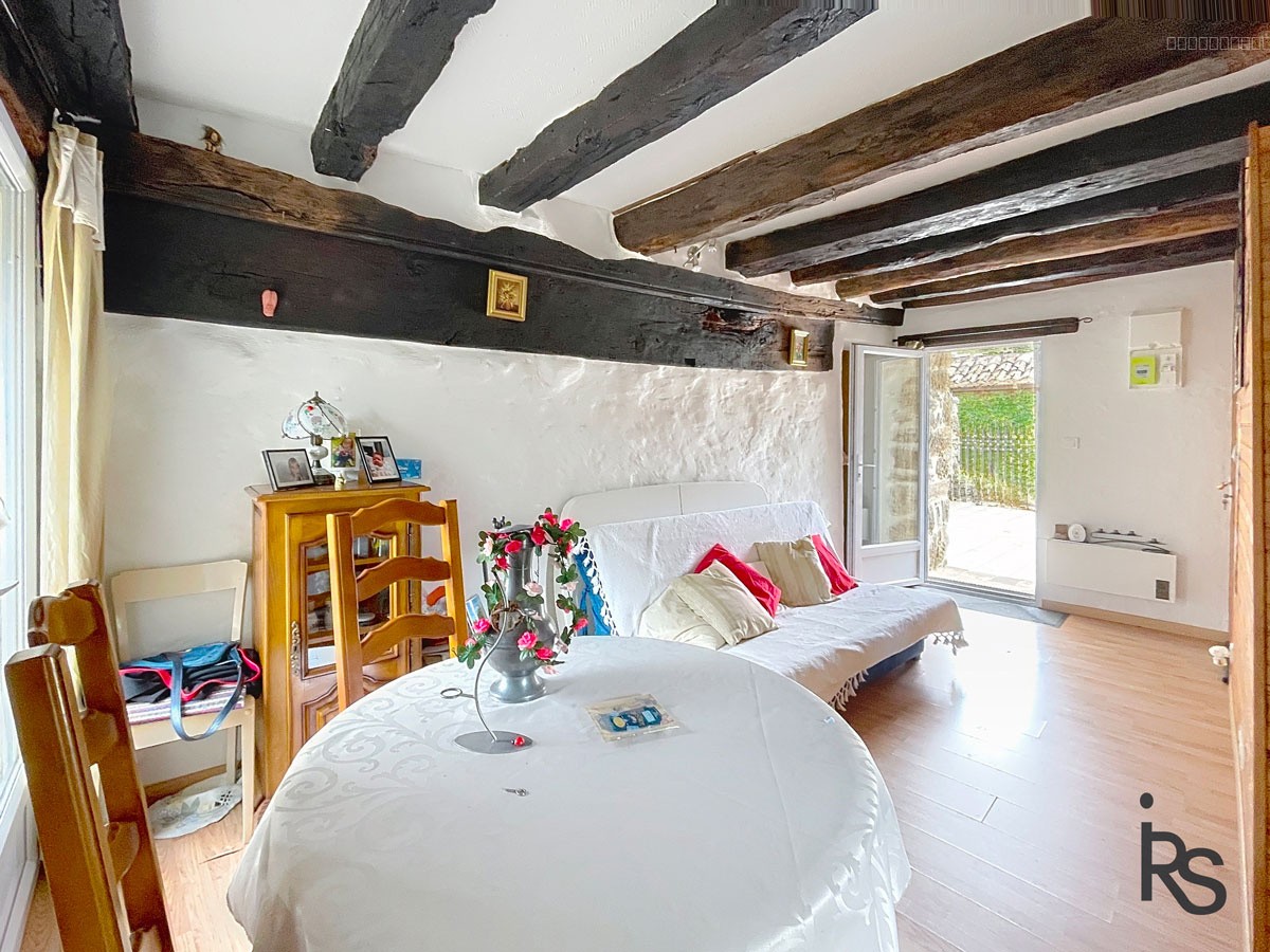Une charmante maison en pierre sur 4 niveaux de 78 m2 avec de grandes terrasses et 267 m2 de terrain. — photo 7