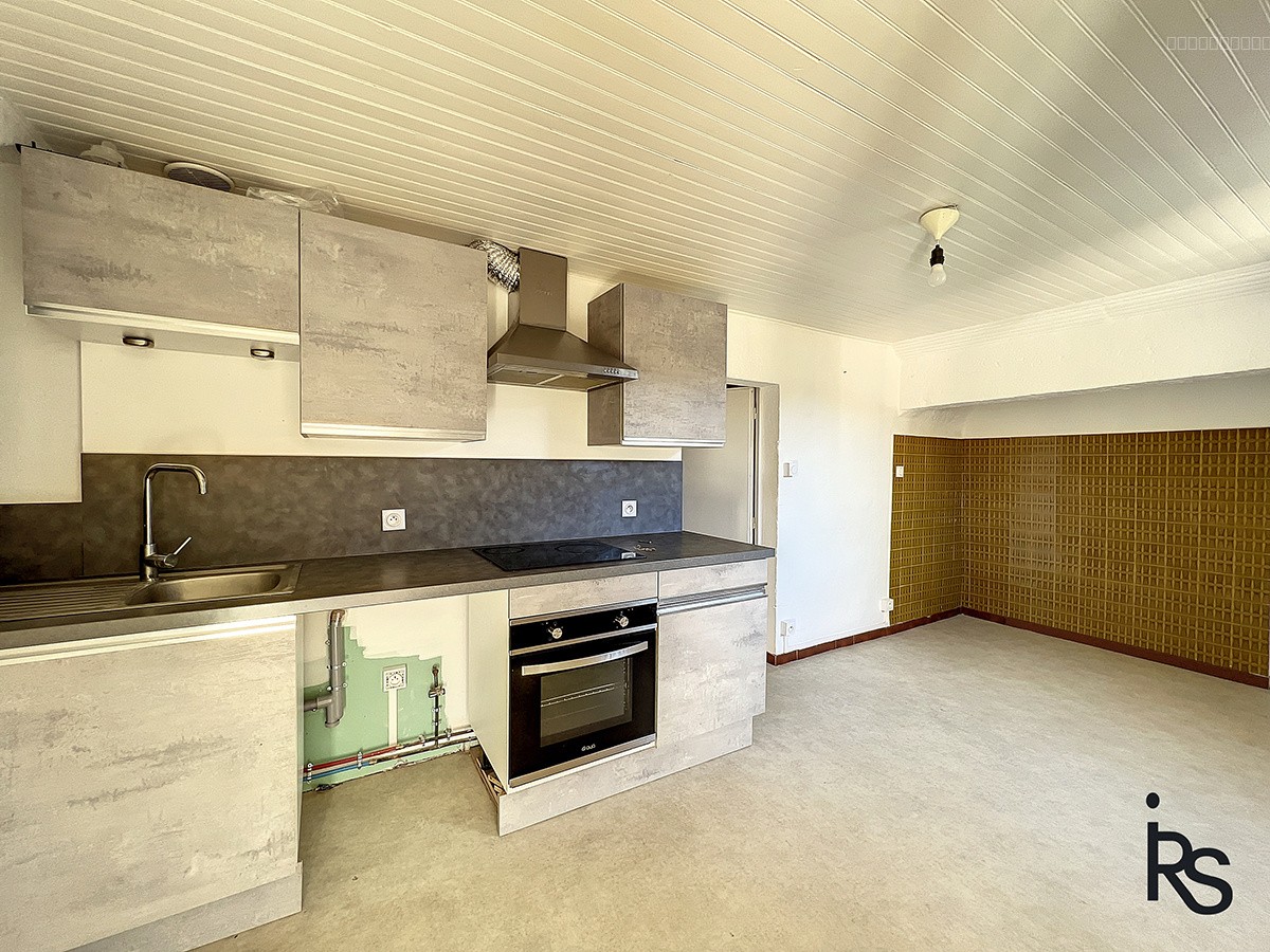 Une demeure rurale en 4 logements avec 6,34 ha de terrain et deux sources. — photo 11