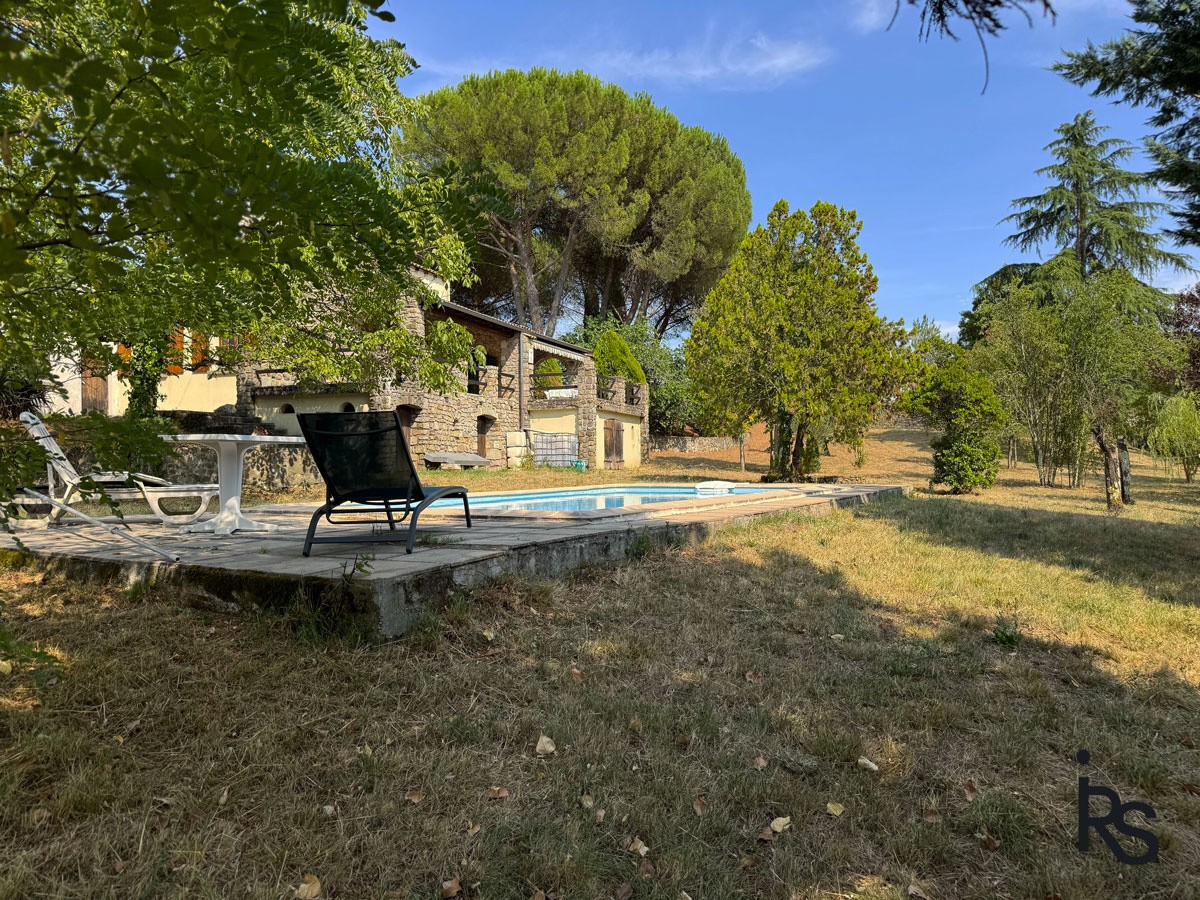 Au milieu d’un terrain arboré de 4350 m2, une maison de 107 m2 habitables — photo 2