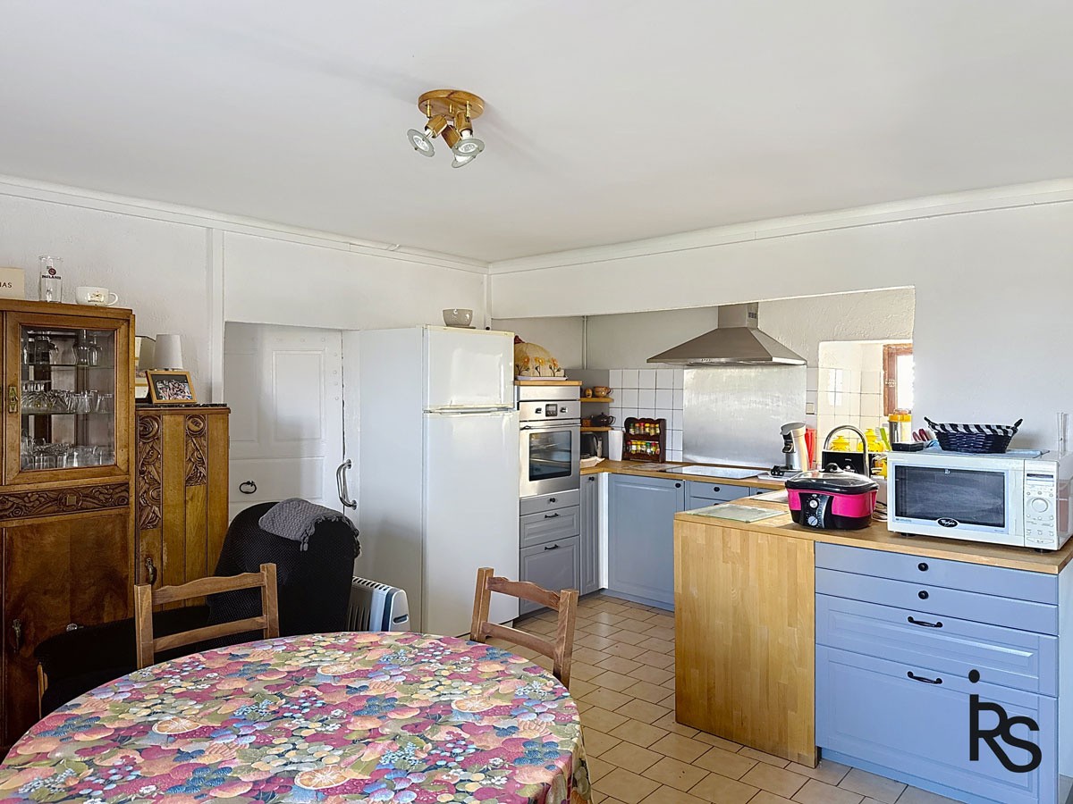 Une maison de caractère de 187 m2 habitables avec 230 m2 de dépendances aménageables, une cour et un jardin. — photo 10