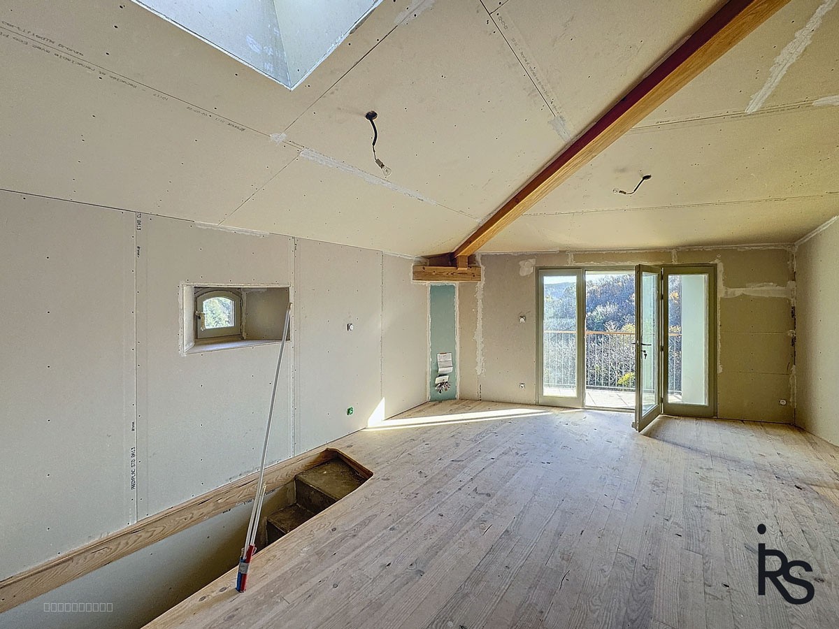 Une maison de hameau en pierre de 124 m2 habitables, à finir de rénover avec 2652 m2 de terrain. — photo 10