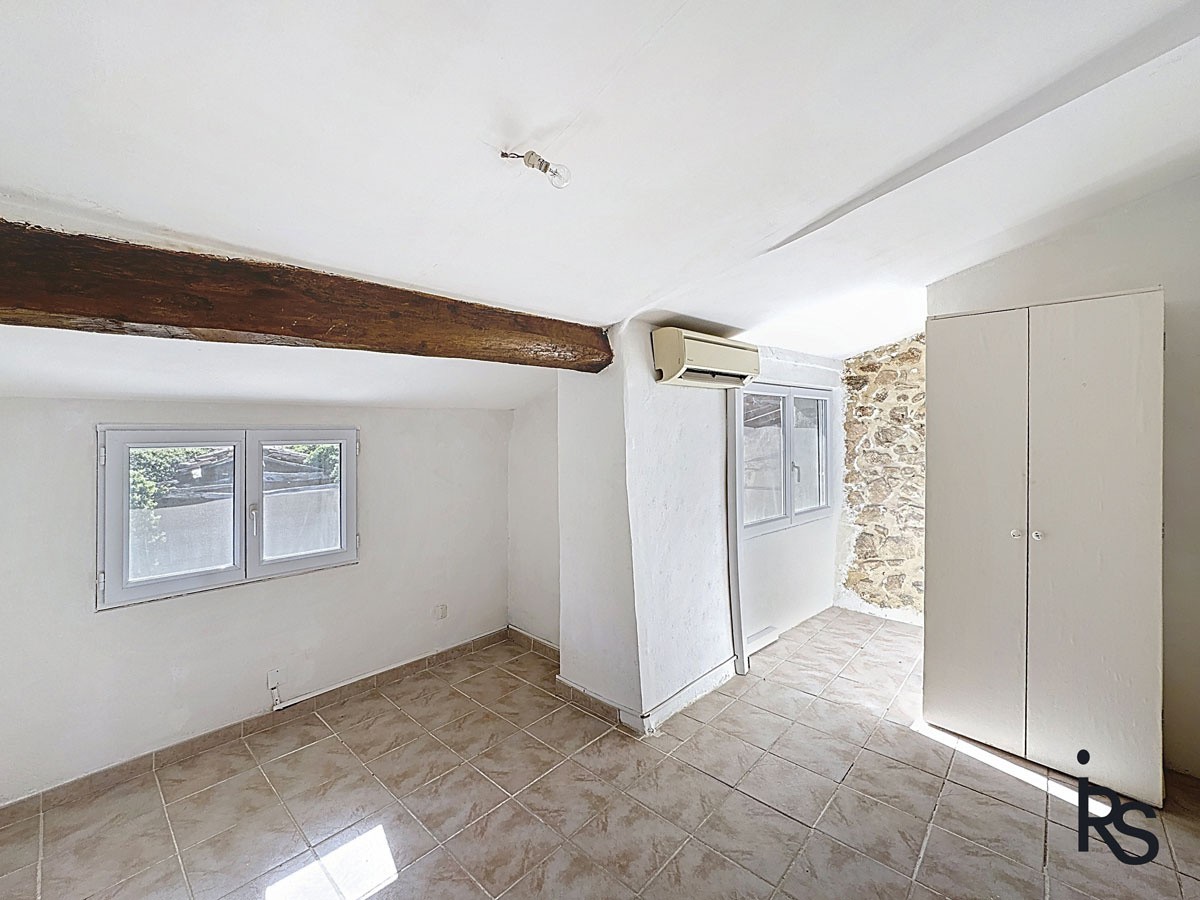 Une maison de hameau de 87 m2 habitables avec une cour et une grande terrasse — photo 7