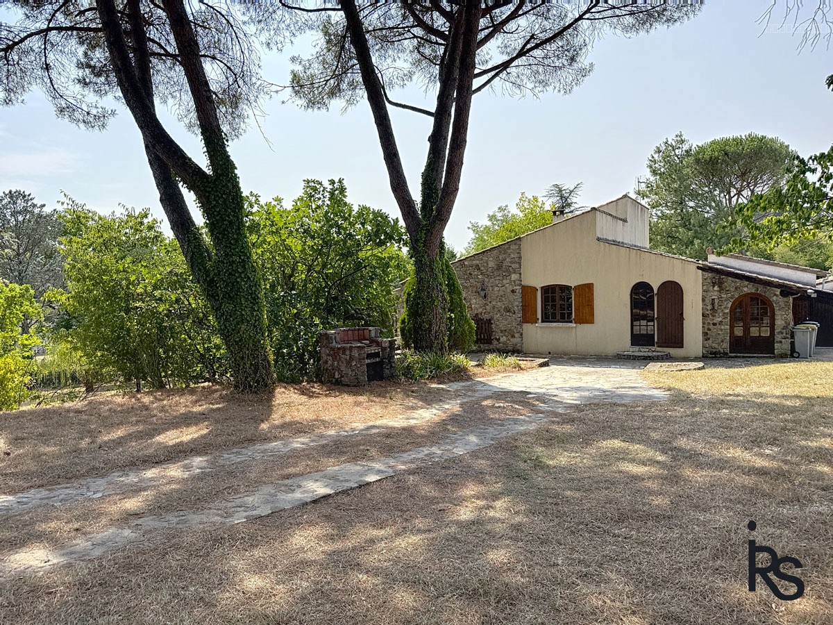 Au milieu d’un terrain arboré de 4350 m2, une maison de 107 m2 habitables — photo 3
