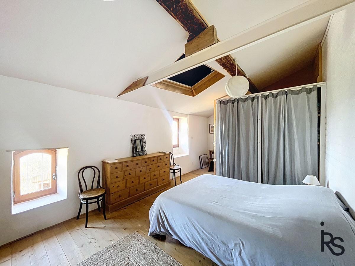 Une maison typique du 16ème siècle rénovée avec un jardin de 2455 m2. — photo 11