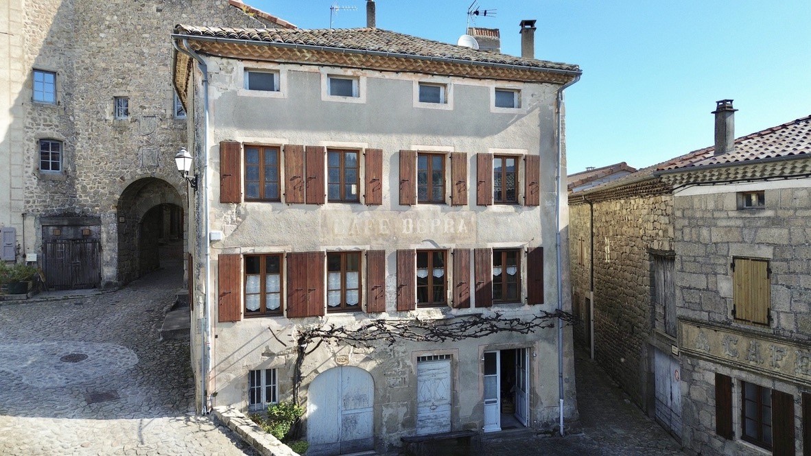 Maison de 156m2 et terrain non attenant de 233m2 à Chalencon — photo 3