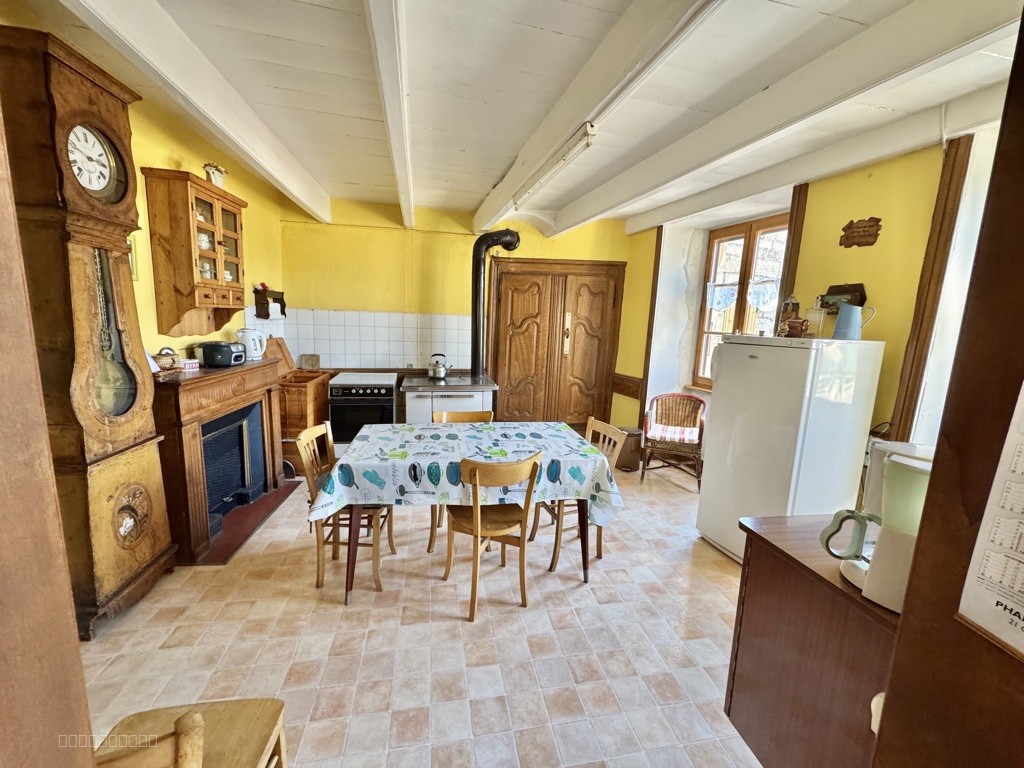 Maison de 156m2 et terrain non attenant de 233m2 à Chalencon — photo 10