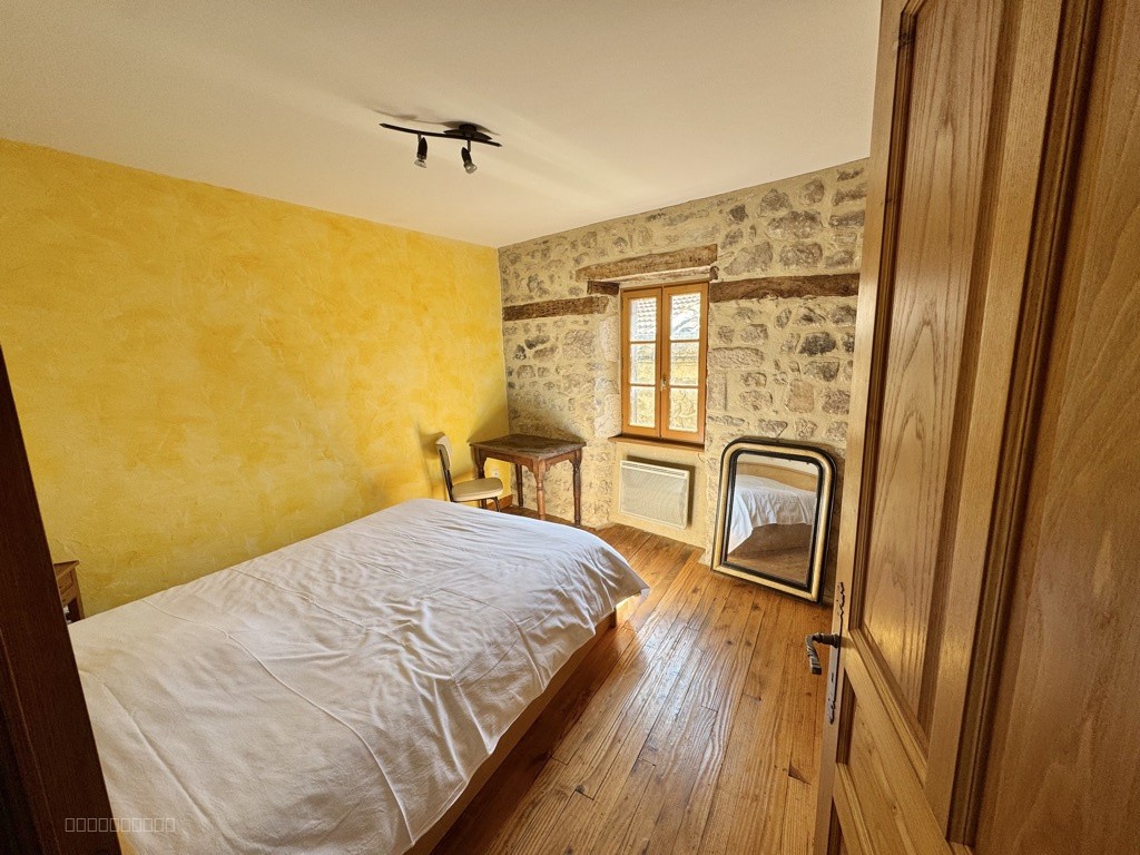 Maison de 156m2 et terrain non attenant de 233m2 à Chalencon — photo 12