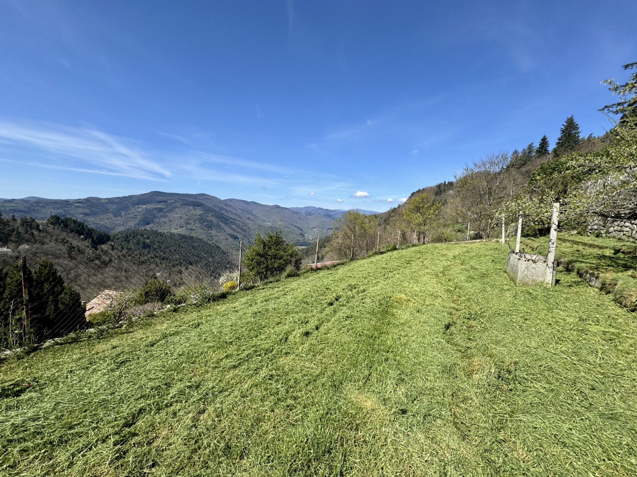 Maison de 156m2 et terrain non attenant de 233m2 à Chalencon — photo 6