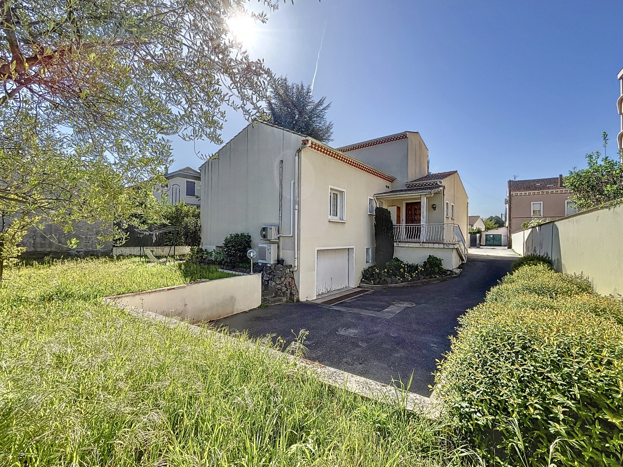 Maison de 212m2 avec piscine et garage à Tournon-Sur-Rhône — photo 18