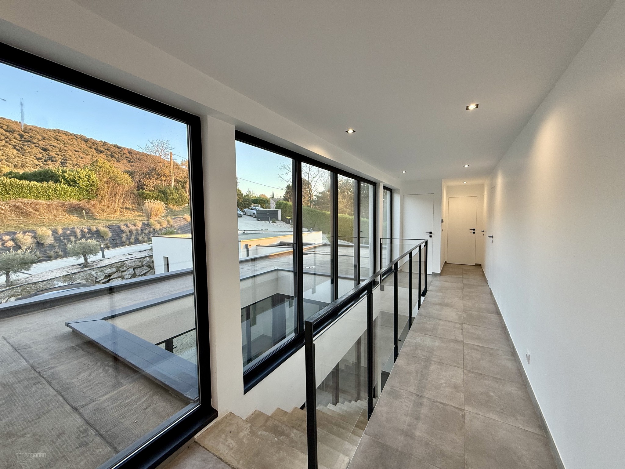 Villa contemporaine de 305 m2 à Saint-Péray — photo 18