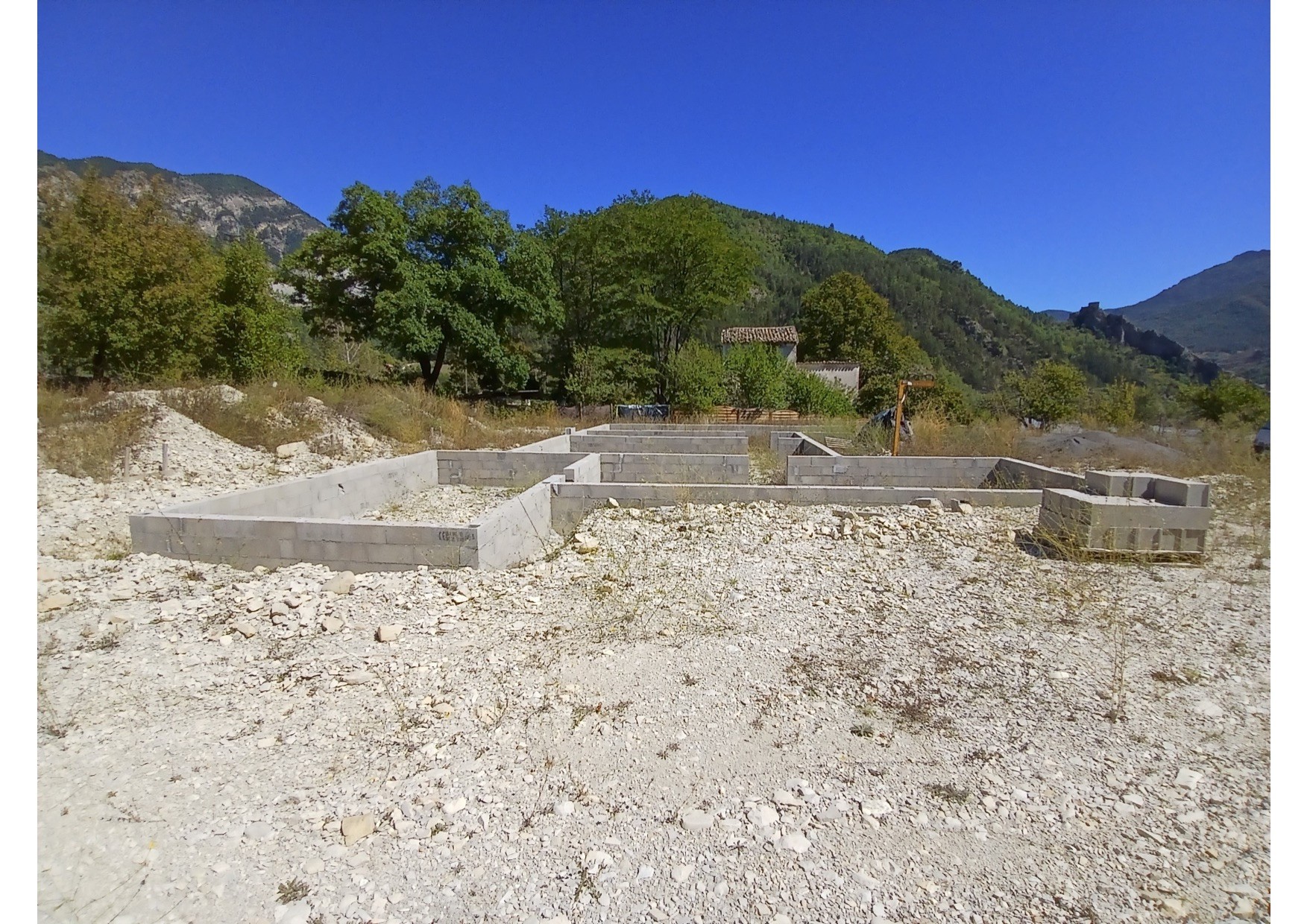 terrain Entrevaux — photo 3