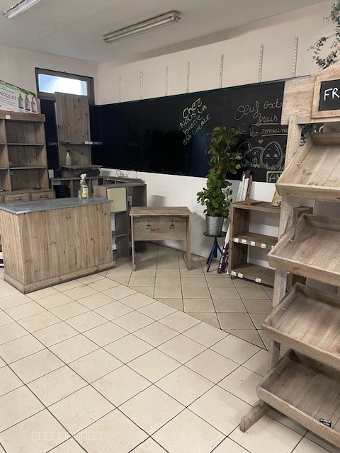 CADAUJAC LOCAL COMMERCIAL DE 71M2 — photo 4