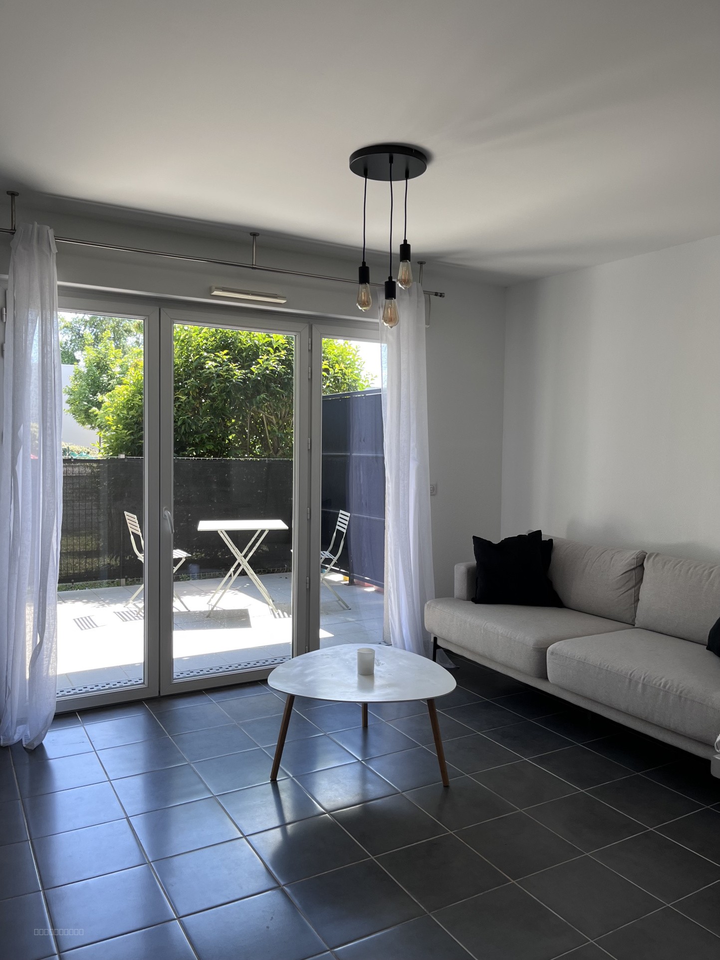 EYSINES BEAU T2 DE 43 M2 AVEC PARKING SOUTERRAIN — photo 2