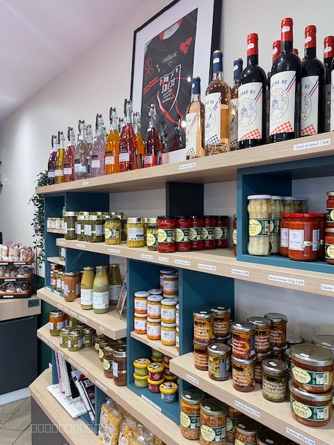 CADAUJAC  CENTRE BOUCHERIE CHARCUTERIE EN ACTIVITE DE  85M2 — photo 2