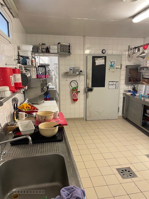CADAUJAC  CENTRE BOUCHERIE CHARCUTERIE EN ACTIVITE DE  85M2 — photo 8
