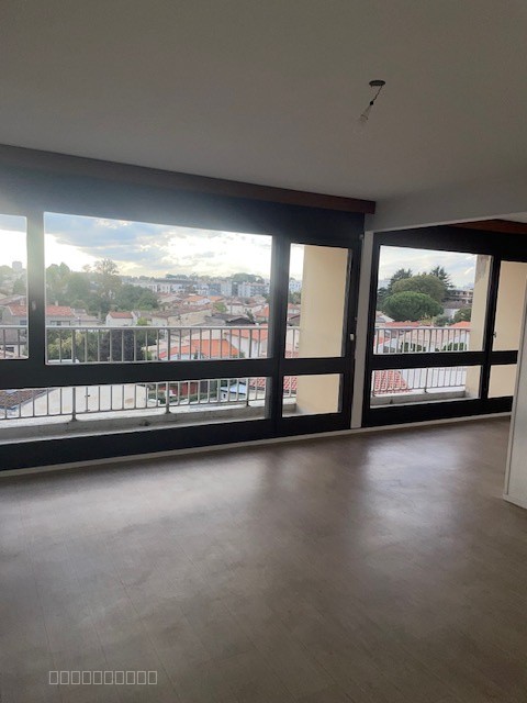 LE BOUSCAT CENTRE APPARTEMENT T3/4 GARAGE ET PARKING — photo 2