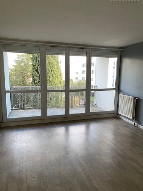 LE BOUSCAT  T2 58M2 CAVE ET PARKING RESIDENCE AVEC GARDIEN — photo 3