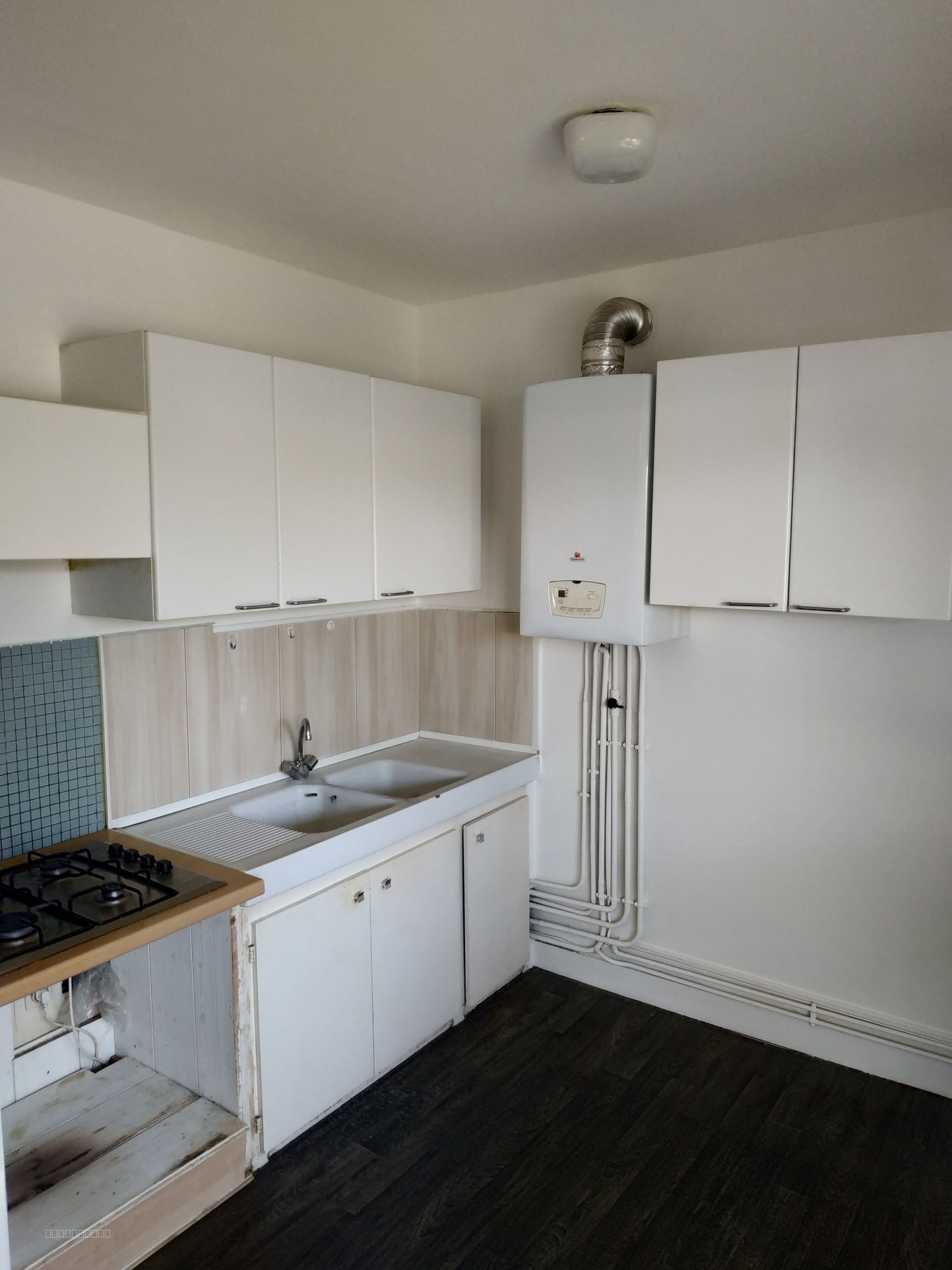 CAUDERAN APPARTEMENT T3 COMMERCES AU PIED DU LOGEMENT — photo 4