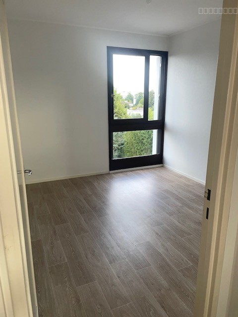 LE BOUSCAT CENTRE APPARTEMENT T3/4 GARAGE ET PARKING — photo 5
