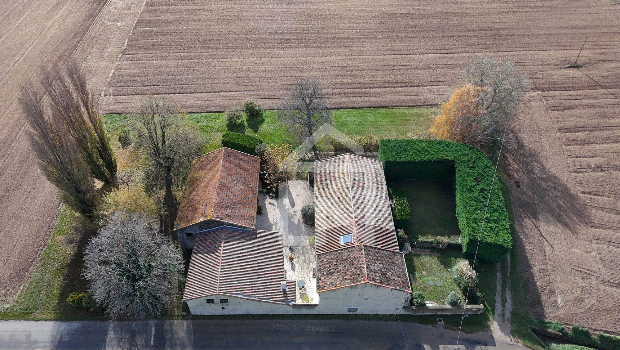 Montoison, corps de ferme de 170m2 type 6 — photo 7