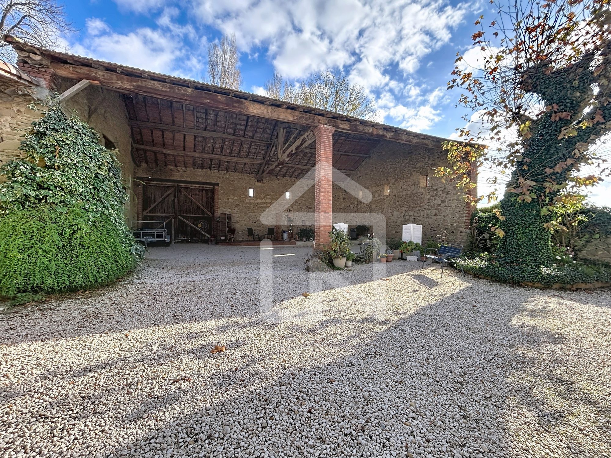 Montoison, corps de ferme de 170m2 type 6 — photo 3