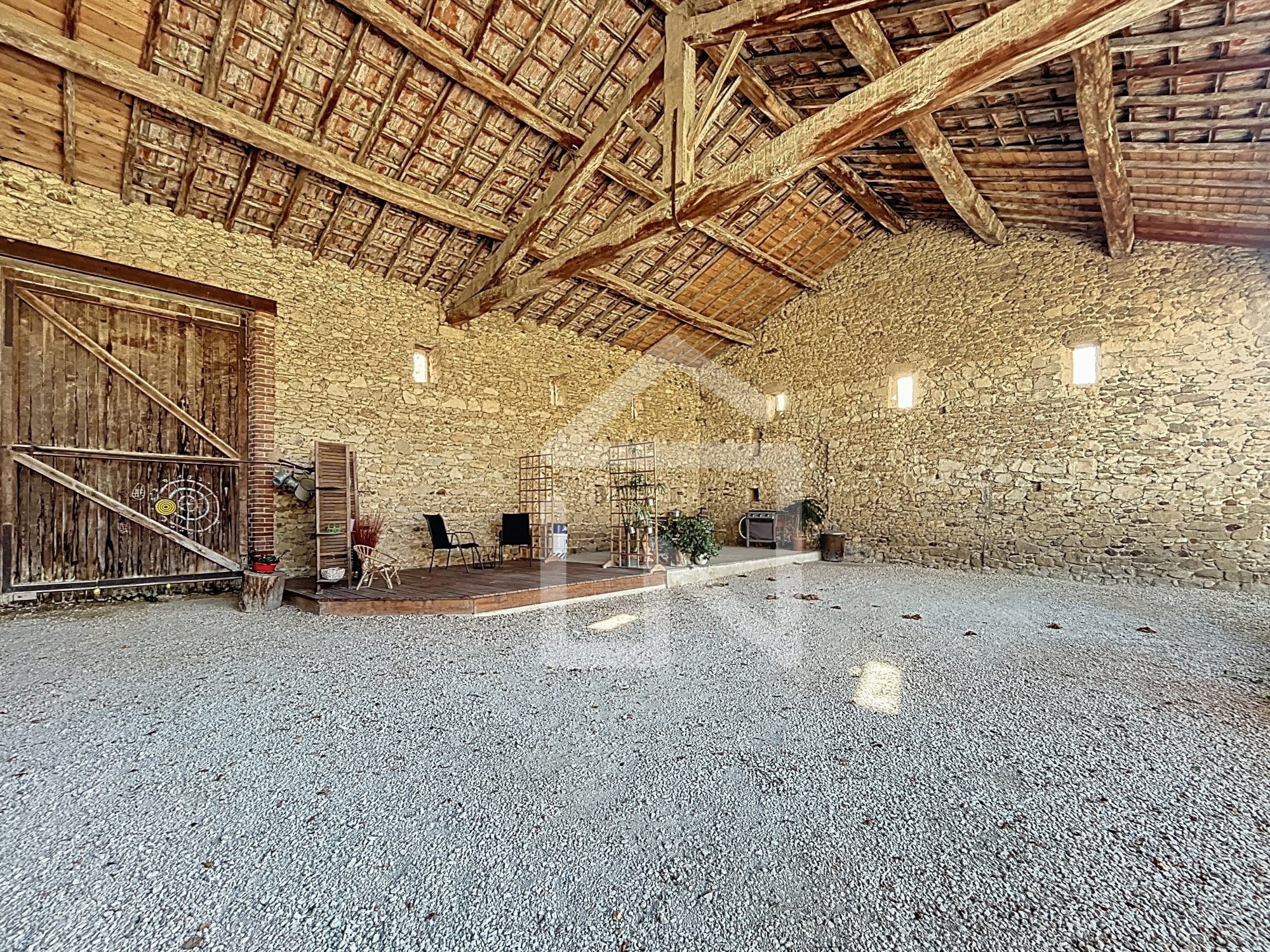 Montoison, corps de ferme de 170m2 type 6 — photo 4