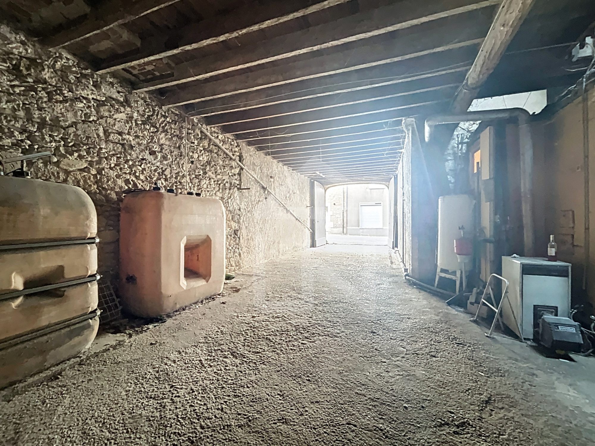 Montoison, immeuble d'environ 450m2 — photo 11