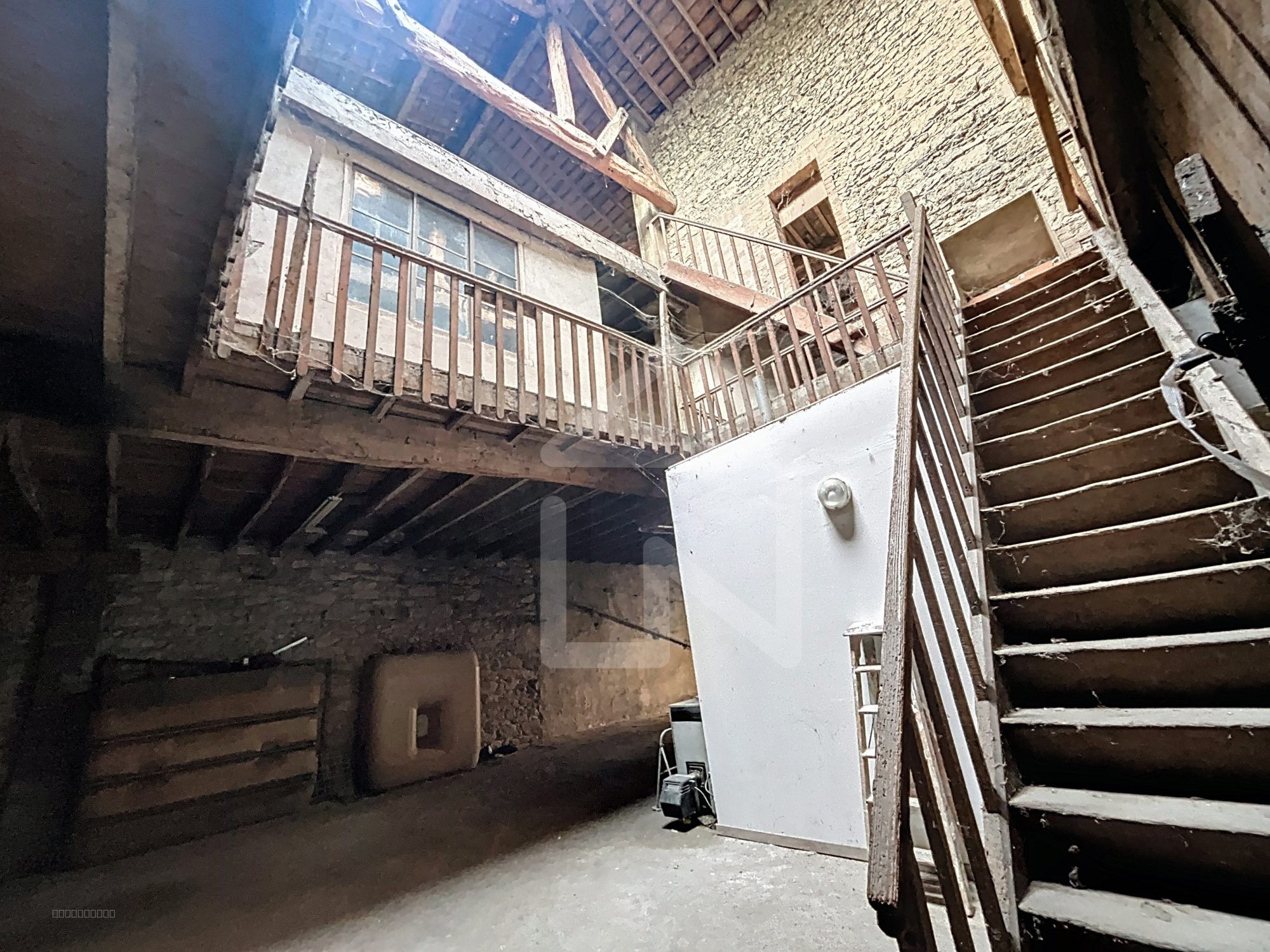 Montoison, immeuble d'environ 450m2 — photo 12
