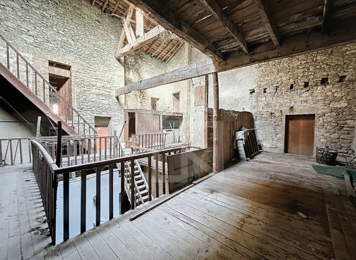 Montoison, immeuble d'environ 450m2 — photo 15