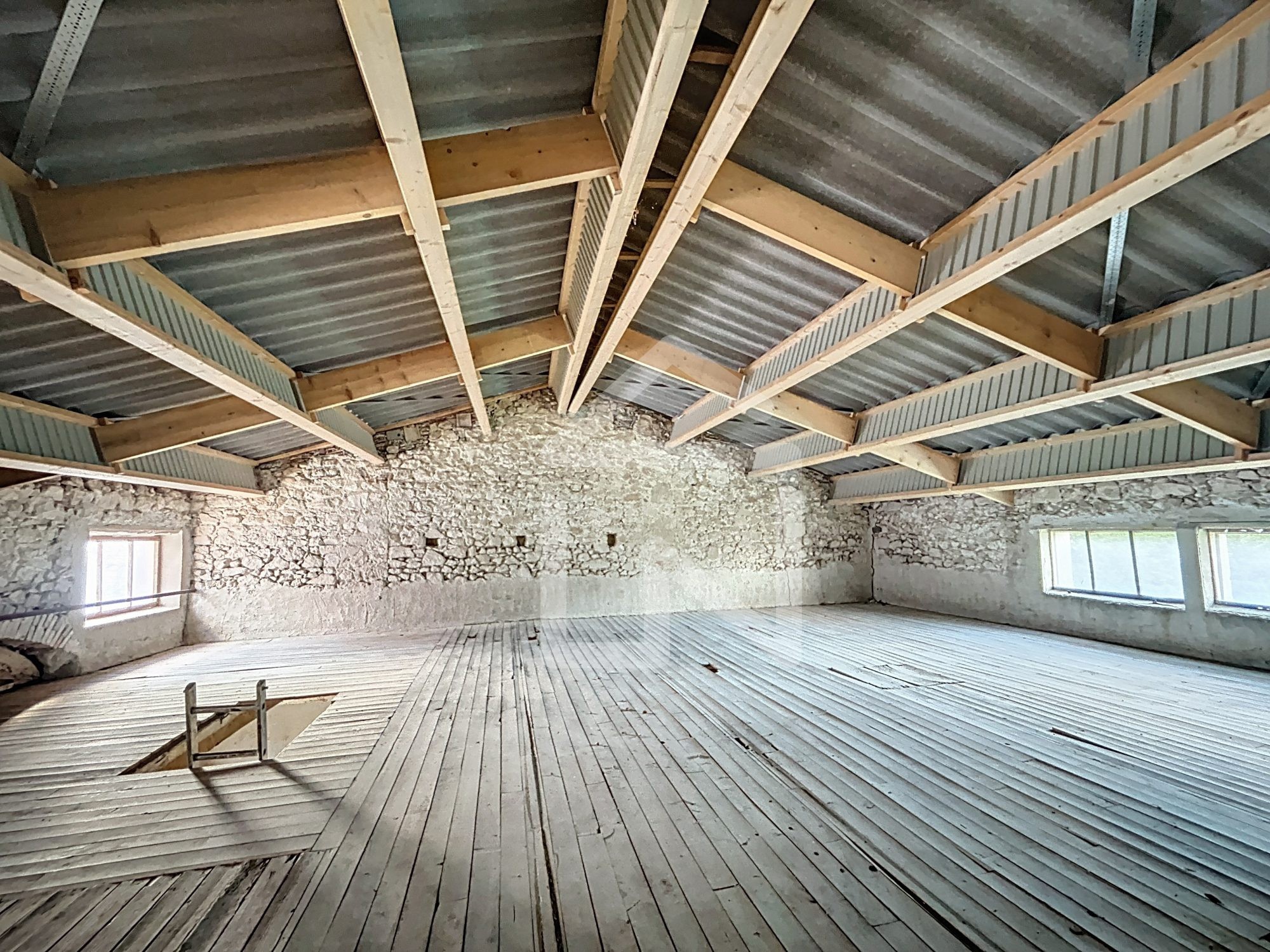 Montoison, corps de ferme de 170m2 type 6 — photo 16