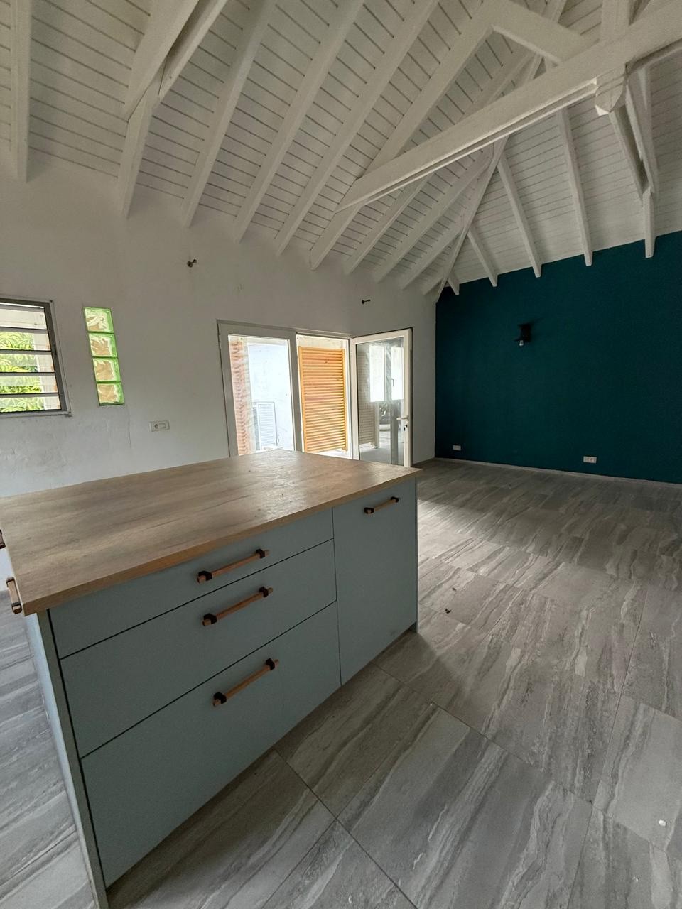 Villa à rénover   Fort potentiel dans lotissement sécurisé — photo 2
