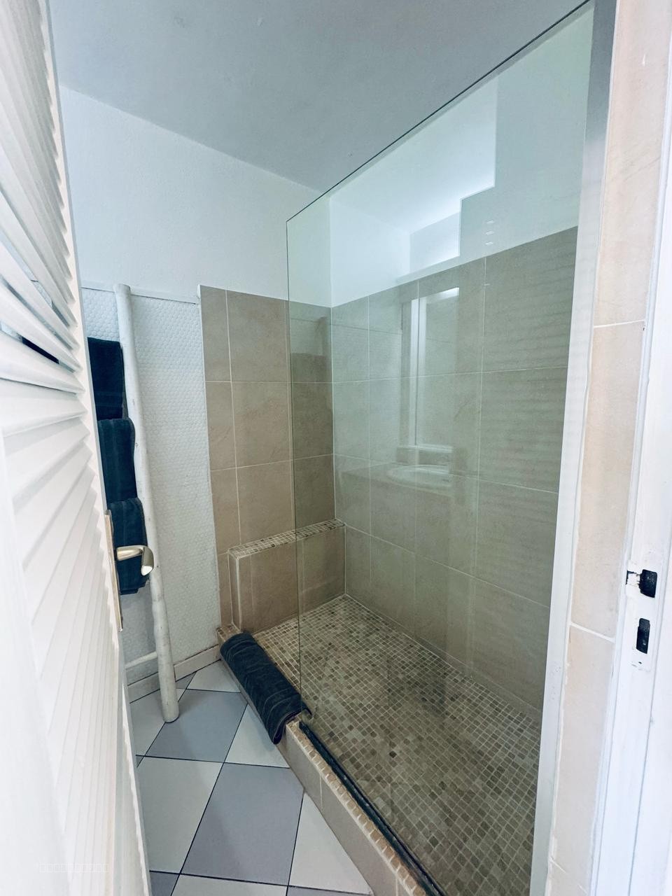 Charmant studio en rez-de-jardin   Résidence sécurisée avec piscine — photo 6