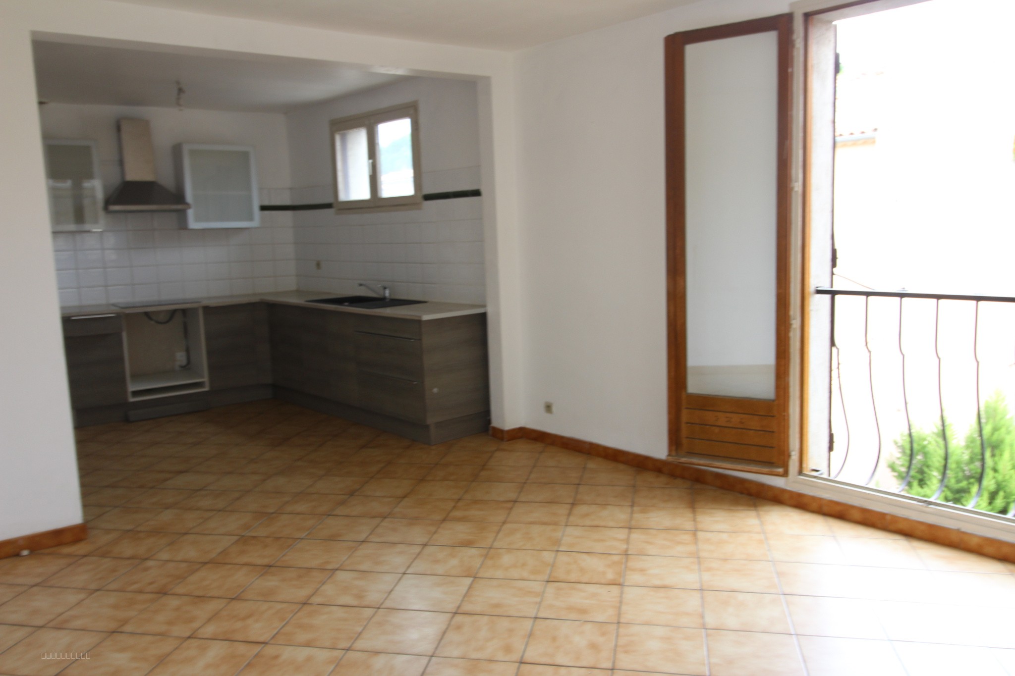 LIMOUX, CENTRE-VILLE,  APPARTEMENT F4 — photo 2