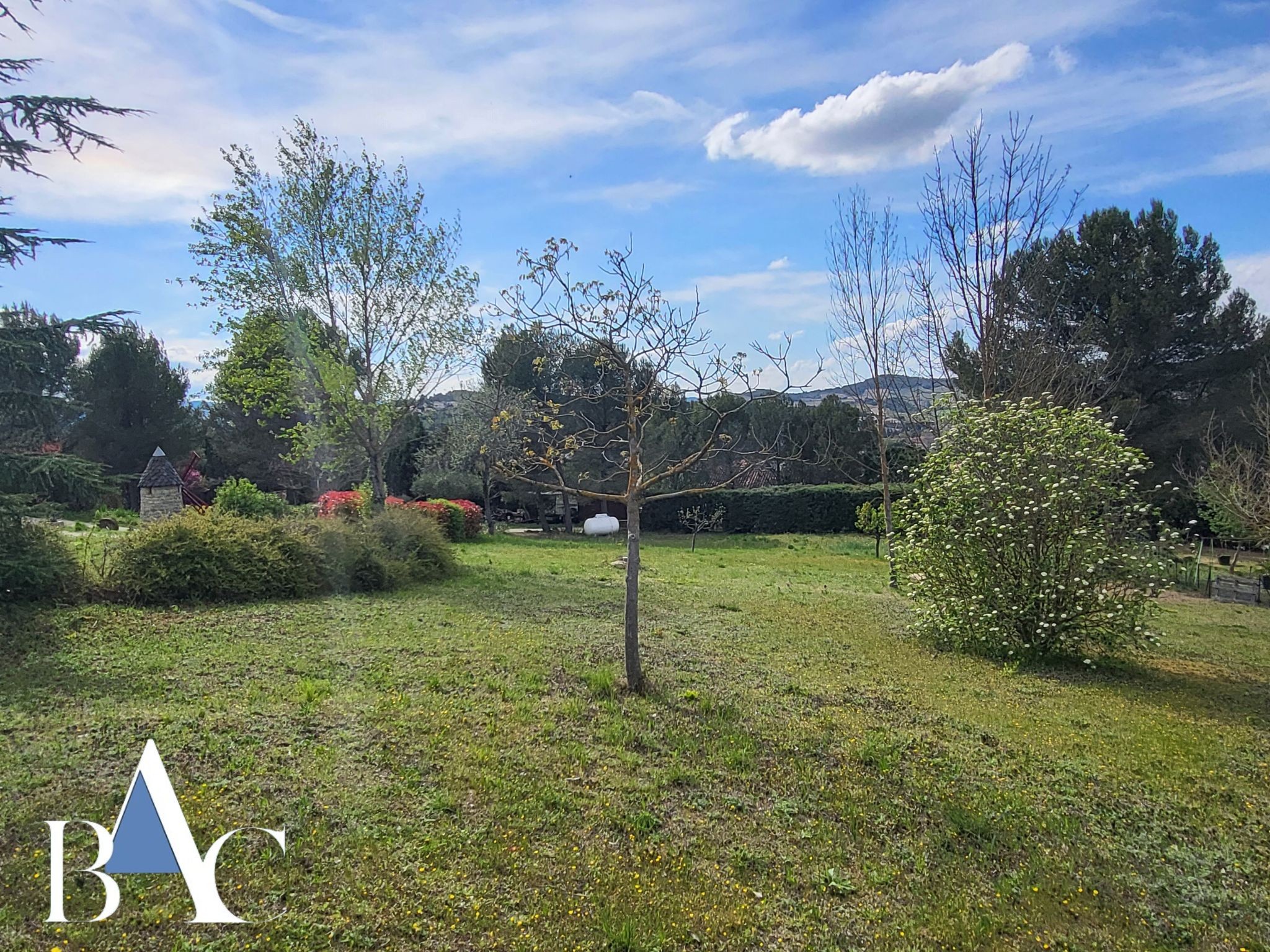 Limoux, Terrain de 1590 m2 avec vue — photo 2