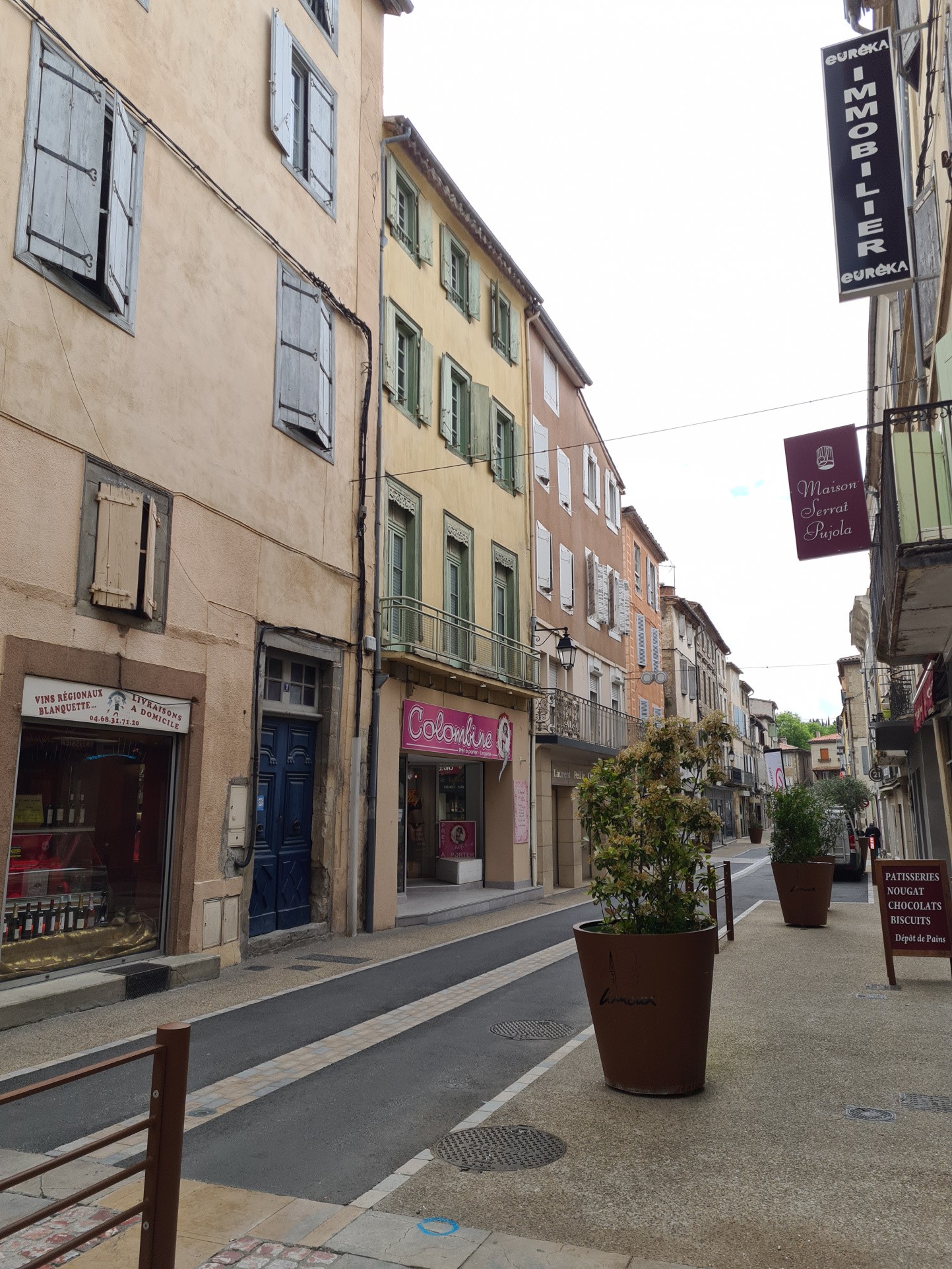 LIMOUX, immeuble de rapport, rénové, rue commerçante. — photo 5