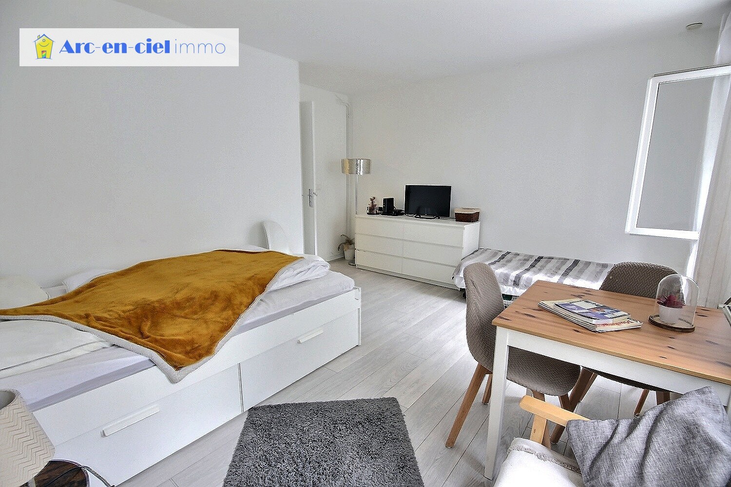 Studio au pied des marches de la Butte Montmartre et du Sacré-Coeur — photo 2